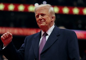 Tramp je započeo njegov drugi mandat potpisivanjem niza izvršnih naredbi i dekreta | Foto: Reuters