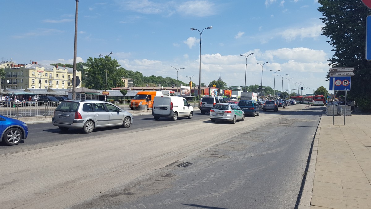 Radna PO Marta Wcisło chce ograniczenia ruchu ciężarówek w Lublinie. Wszystko przez remont al. Tysiąclecia i al. Solidarności. Urzędnicy nie wykluczają takiego rozwiązania, ale czekają na oddanie do użytkowania zachodniej obwodnicy Lublina.