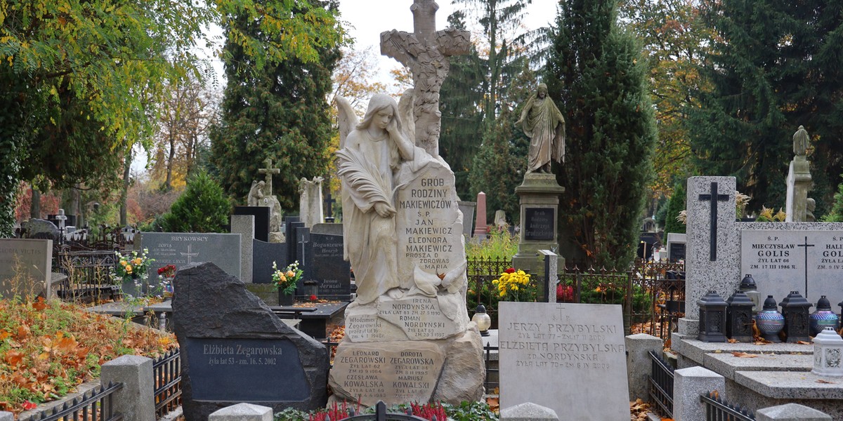 Wszystkich Świętych 2022. Cmentarz Stary w Łodzi to łódzkie Pere Lachaise