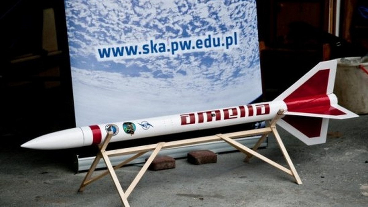 17 tego kwietnia o godzinie 12:30, na prywatnym lotnisku w Grębiszewie pod Warszawą, odbył się udany start rakiety Amelia Sekcji Rakietowej Studenckiego Koła Astronautycznego z Politechniki Warszawskiej.