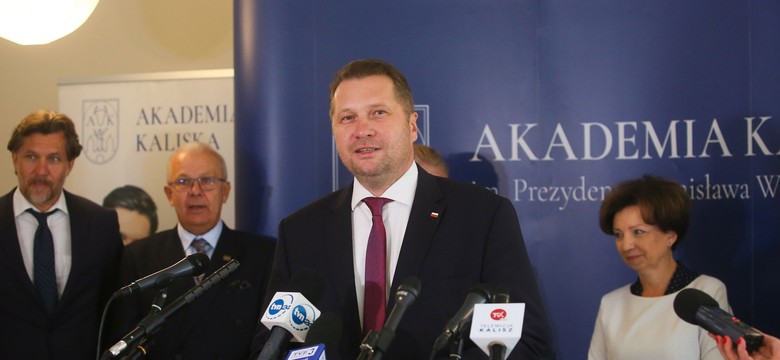 Zwolnienia lekarskie z lekcji W-F-u. Czarnek zabrał głos