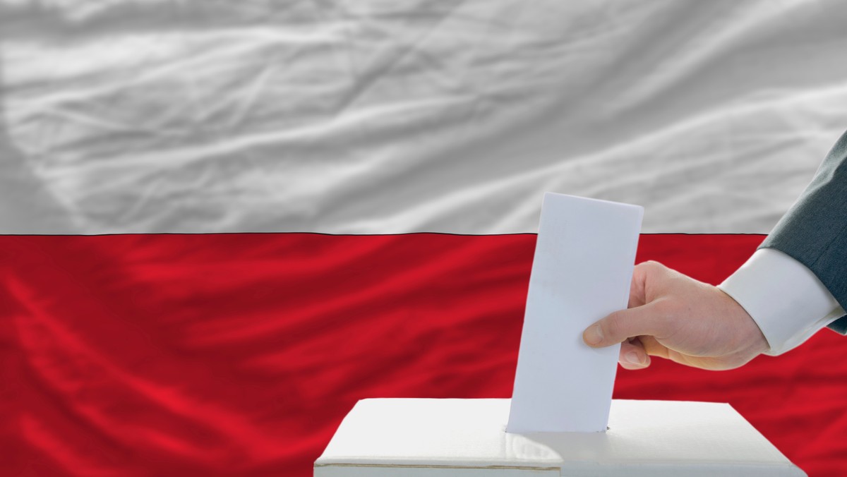 Państwowa Komisja Wyborcza zarejestrowała dzisiaj komitet wyborczy Wandy Nowickiej; jest to już 17. zarejestrowany komitet kandydatów na prezydenta. Do PKW wpłynęło także kolejne zgłoszenie - komitetu wyborczego Pawła Tanajno.