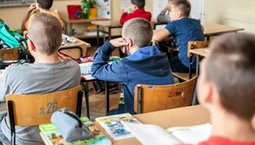Mniej nauki w szkole od 1 września. 45 tematów zamiast 127 z jednego przedmiotu