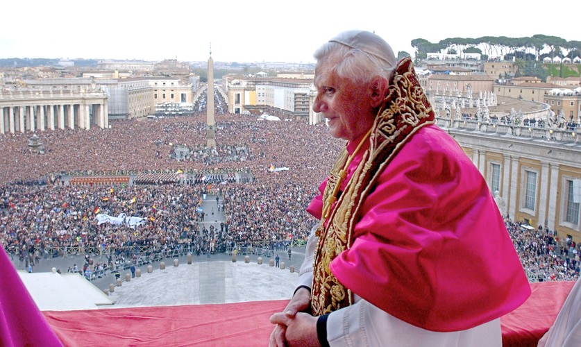 Papież Benedykt XVI ustępuje