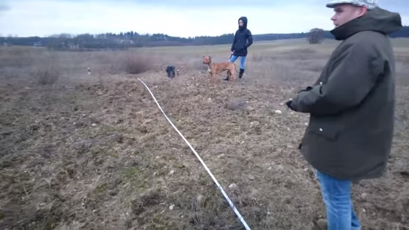 Tajemnicza dziura na polu pod Bytowem