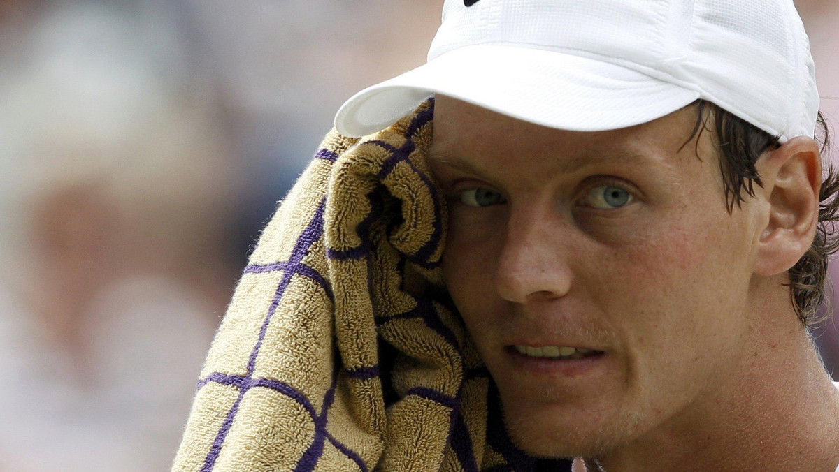 Dwaj rozstawieni tenisiści - Czech Tomas Berdych (nr 5.) i Hiszpan Fernando Verdasco (6.) już w pierwszej rundzie zakończyli w poniedziałek występ w turnieju ATP Tour na twardych kortach w Pekinie (z pulą nagród 2,1 mln dol.). We wtorek zagra Łukasz Kubot.