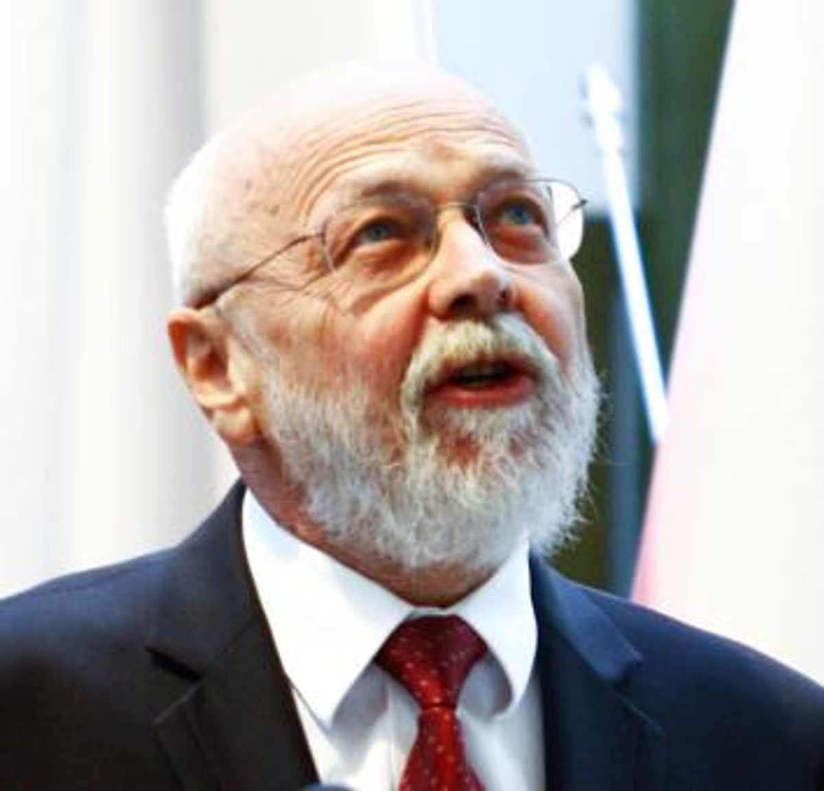 Prezes SN Stanisław Dąbrowski musi teraz świecić oczami