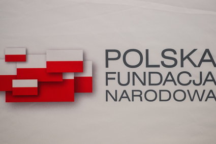 Finanse Polskiej Fundacji Narodowej. "Miliony złotych na kontrowersyjną kampanię"