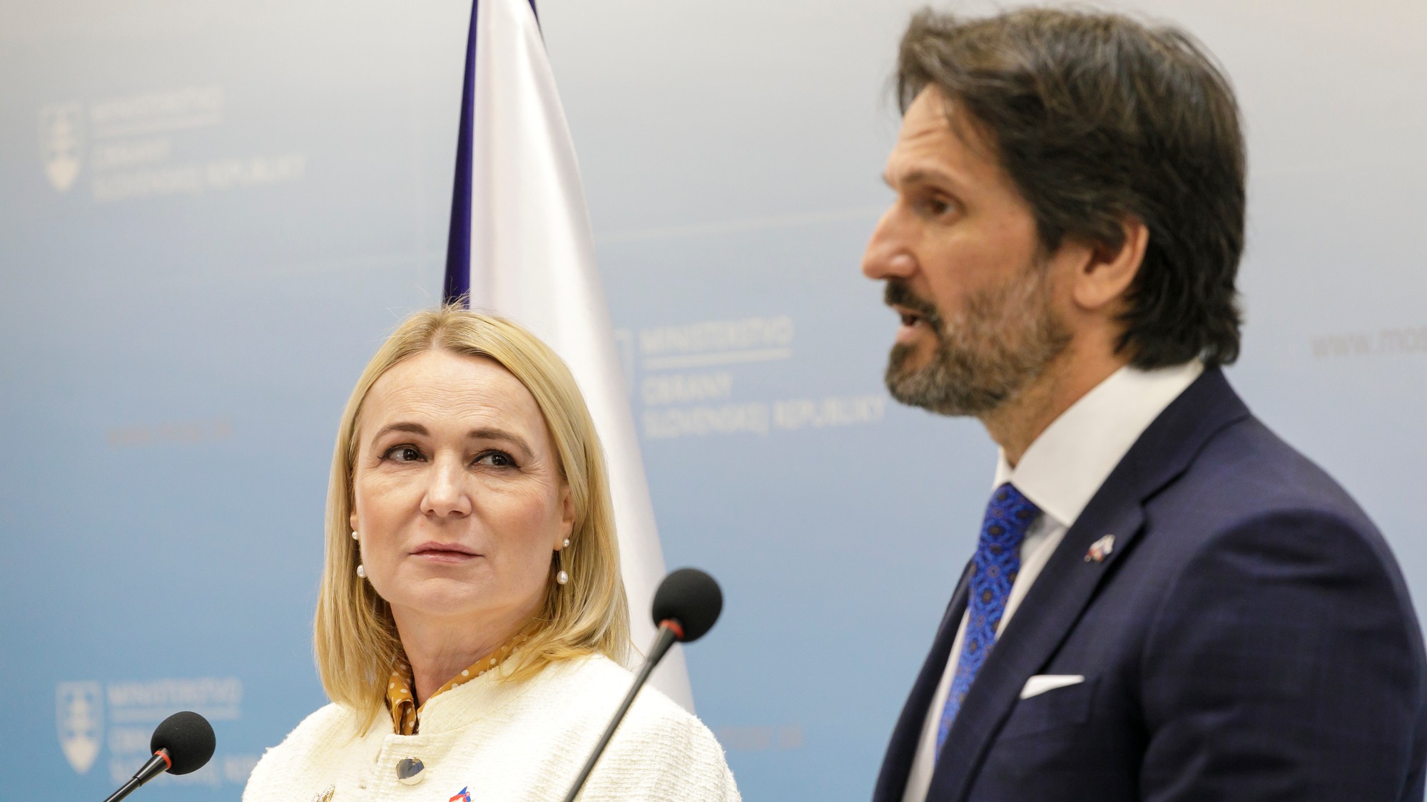 Minister obrany SR Robert Kaliňák a ministerka obrany ČR Jana Černochová