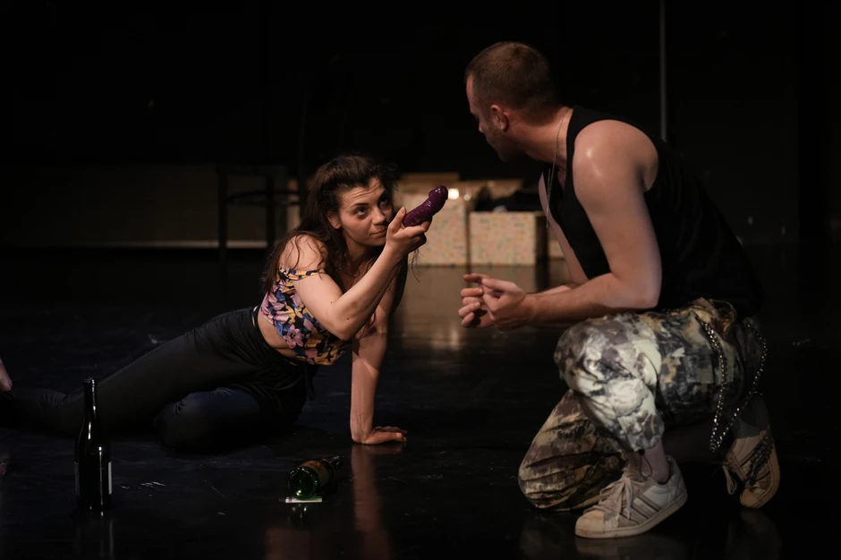 Scena iz predstave "Tiho tiše"