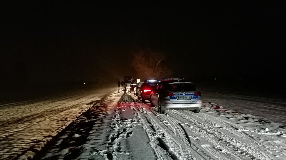 Policyjny pościg na renault i volkswagenem