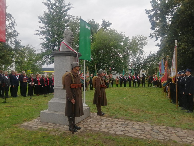 Odsłonięcie pomnika Wincentego Witosa z udziałem prezesa Polskiego Stronnictwa Ludowego