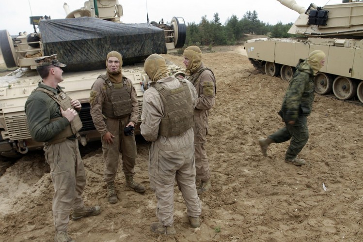 Amerykańskie czołgi Abrams na ćwiczeniach Saber Strike na Łotwie. <br><br>  Fot. EPA / Valda Kalnina DOSTAWCA: PAP / EPA.