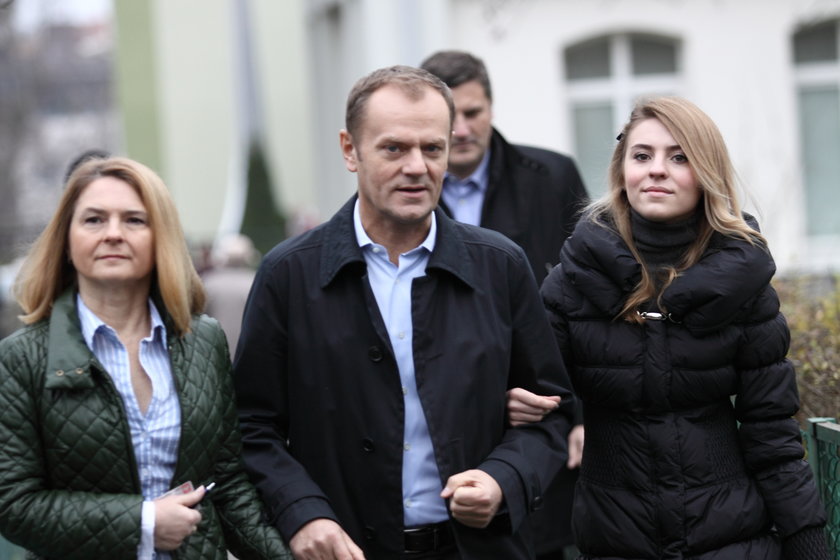 Donald Tusk z żoną i córką