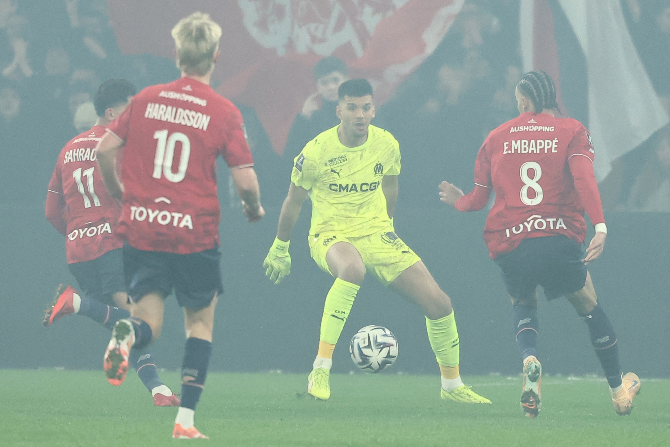 À 18 ans, pour sa première titularisation, Ethan Mbappé offre la victoire à Lille