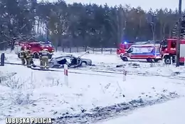 Bez zatrzymania wjechał na niestrzeżony przejazd kolejowy. Zderzył się z szynobusem