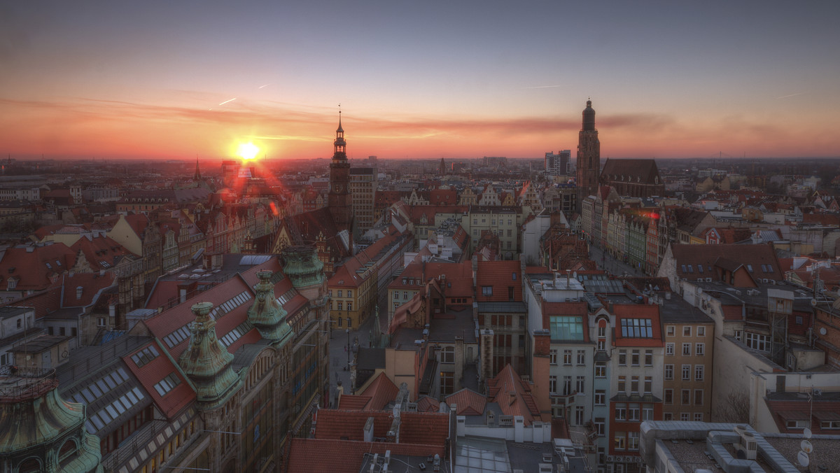 Dobiega końca rewitalizacja budynku, w którym mieścił się kiedyś Bar Barbara - jedno z najbardziej znanych miejsc spotkań wrocławian w czasach PRL. 12 czerwca rozpocznie tam działalność "Barbara" - kawiarnia i centrum informacyjne Europejskie Stolicy Kultury 2016.