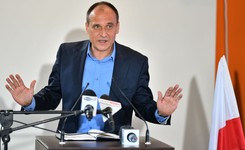 Posłowie Kukiz'15 przejdą do PiS? 'Bierz pan w ciemno, bo podwyższą poziom IQ waszego zakonu'