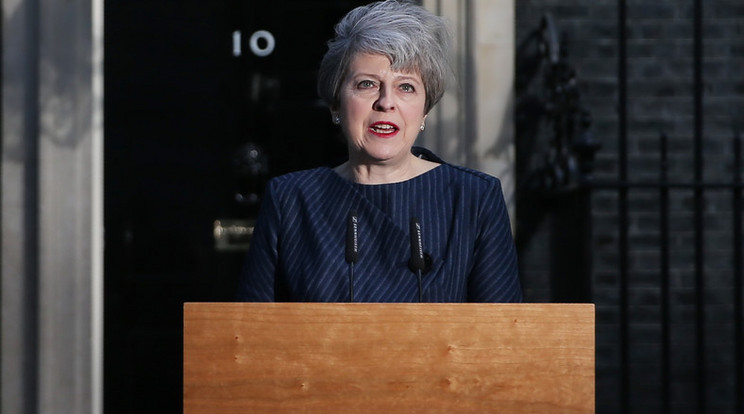 A brit miniszterelnök bejelentette, hogy csökkentik a terrorkészültséget. /Fotó: AFP