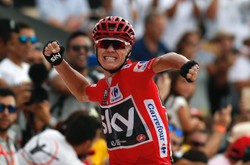 Organizator Vuelty ostrożny w sprawie dopingu Froome'a. Ekipa Sky broni kolarza