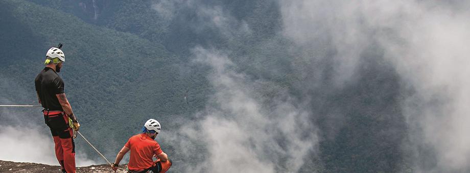 Mierzący 979 m Salto Angel w Wenezueli był pierwszym wodospadem, z którego zjechał zespół Dariusza Pachuta.