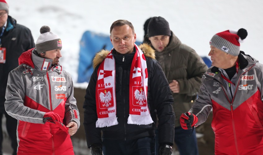Prezydent Duda wzoruje się na Kwaśniewskim i Komorowskim. Lansuje się na sukcesach Stocha