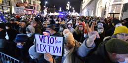Lex TVN. Polacy wyszli na ulice. Protesty w całym kraju [RELACJA LIVE]