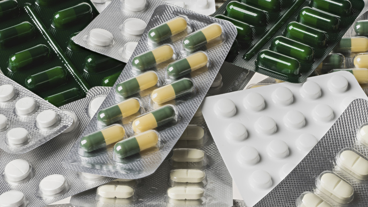 Główny Inspektorat Farmaceutyczny ogłosił w piątek wycofanie z obrotu jednej serii leku Febrisan - popularnego środka stosowanego przy przeziębieniach. Nie odpowiadał on wymaganiom dotyczącym zawartości paracetamolu.