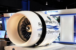 Zwolnienia w Pratt&Whitney w Polsce. Producent silników lotniczych zanotował olbrzymi spadek zamówień