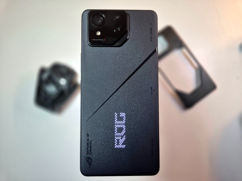 Asus ROG Phone 8 Pro