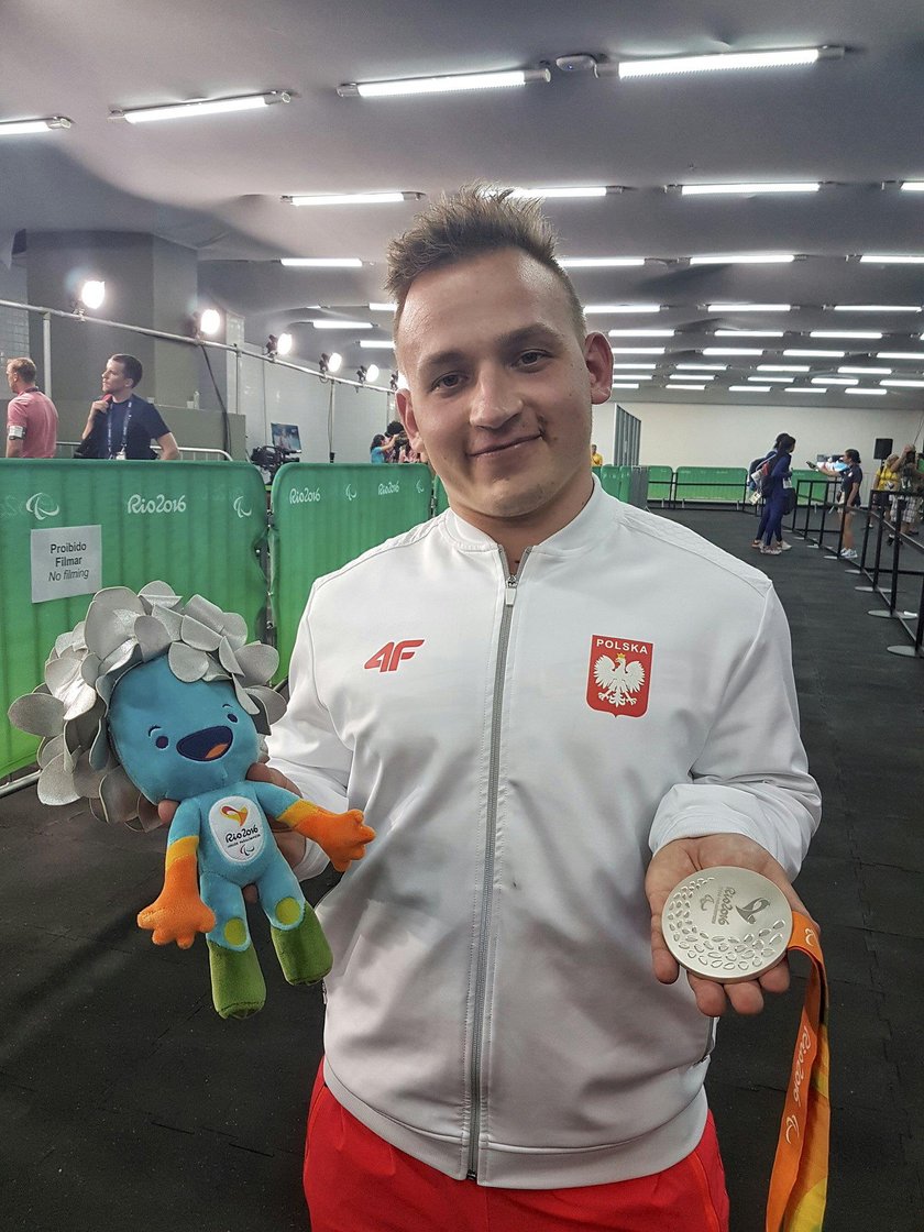 Paraolimpiada Rio 2016: Bartosz Tyszkowski zdobył srebrny medal w pchnięciu kulą w kategorii F41