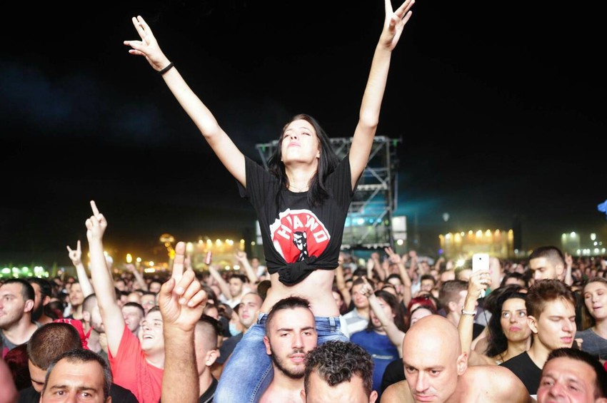 Fanovi zajedno sa bendom pevaju najveće hitove