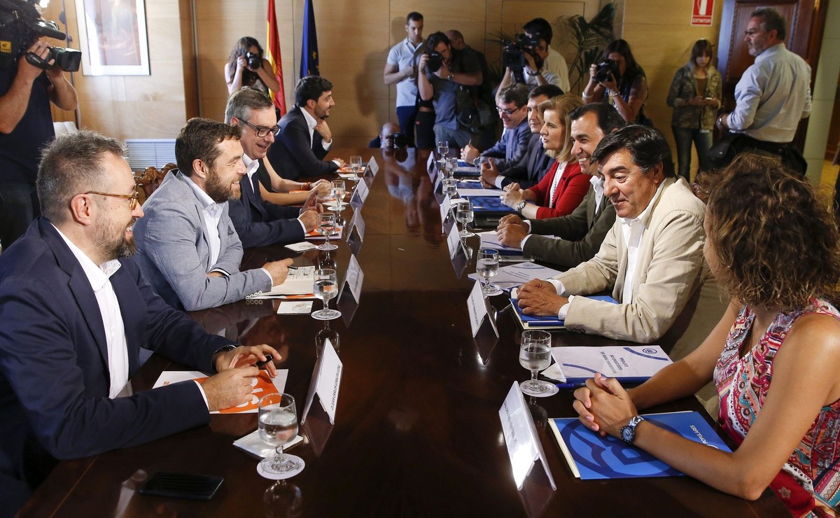 Polityczne negocjacje w Hiszpanii