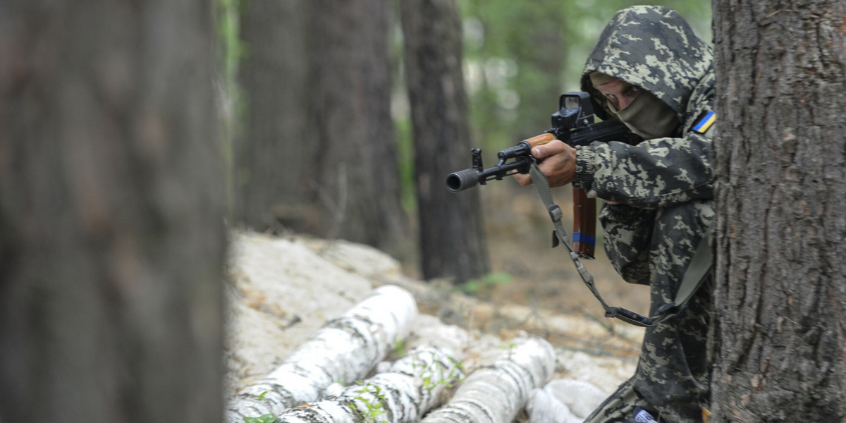 Szkolenie żołnierzy w okolicach Kijowa (zdjęcie ilustracyjne).