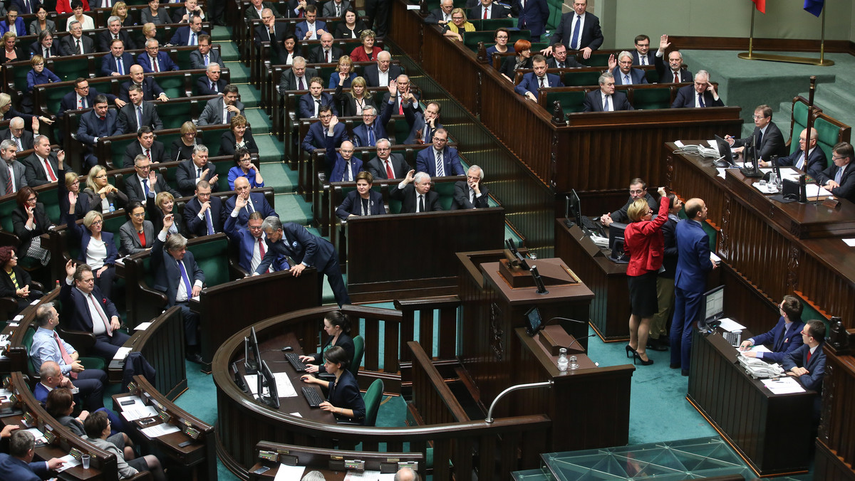 Europejskie Regionalne Biuro ONZ ds. Praw Człowieka wyraziło dziś zaniepokojenie ostatnimi wydarzeniami w Polsce, które - jego zdaniem - mogą zaszkodzić działalności Trybunału Konstytucyjnego.