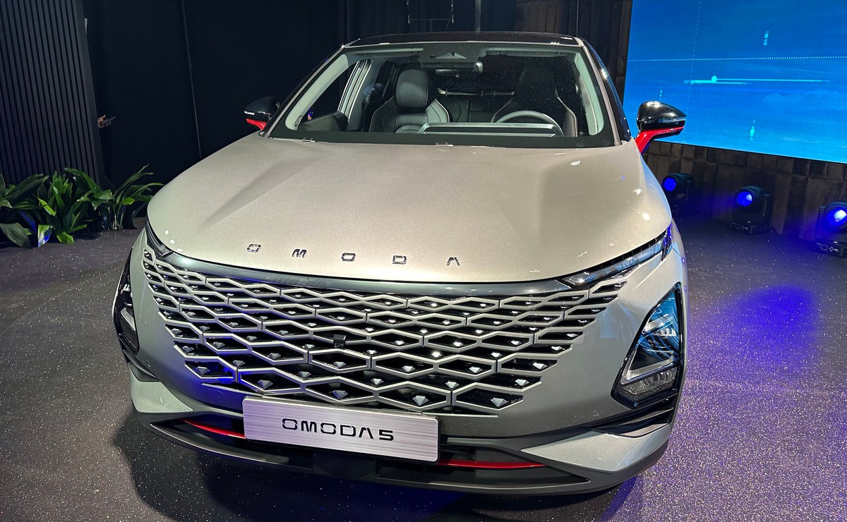 OMODA 5 z silnikiem benzynowym 1.6 już w Polsce. Ile kosztuje ten SUV?