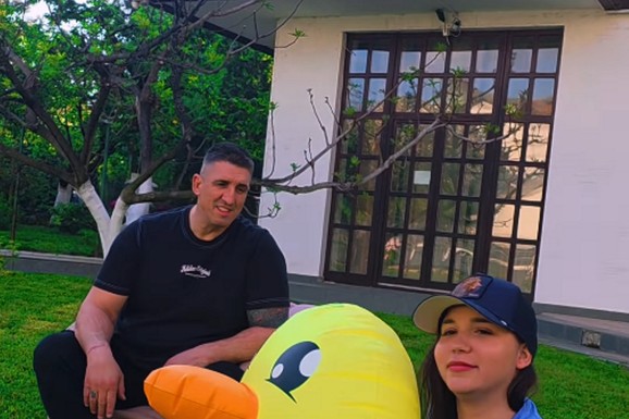 (VIDEO) "MOŽDA SAM TRUDNA" Kristijan Golubović odveo bivšu učesnicu "Elite 9" kod sestre: "Imali smo odnose, hoćeš da čuvaš unuče?"