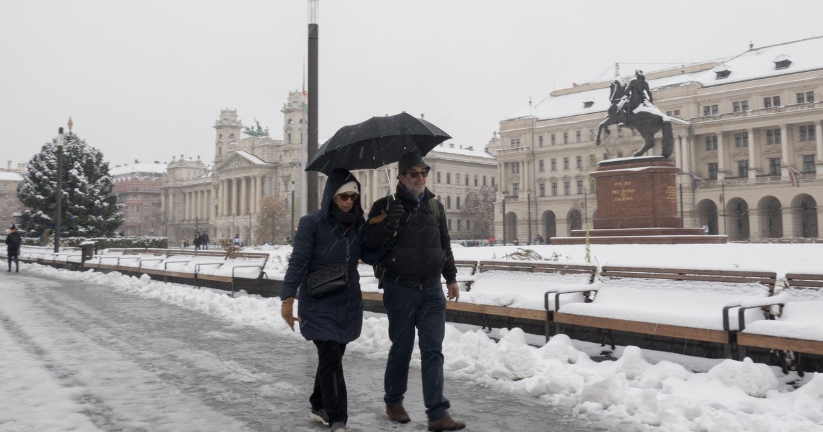 Nem mindennapi havazás a fővárosban: így szakad a hó Budapesten