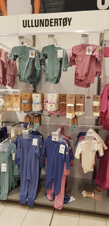 En vanlig gave fra besteforeldre til barnebarn er ullundertøy.