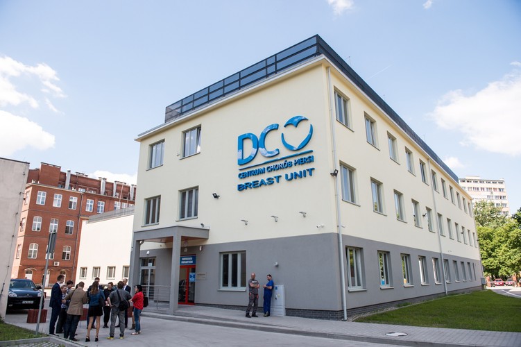 NOWOCZESNE CENTRUM LECZENIA RAKA PIERSI WE WROCŁAWIU