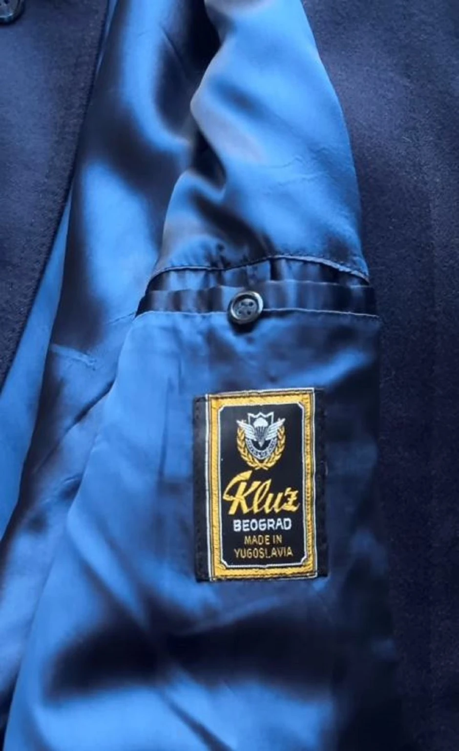 Kaput na buvljaku za 2.000 dinara