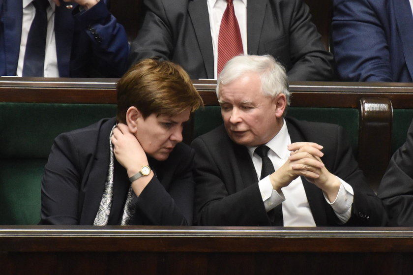 Kaczyński premierem zamiast Szydło?! Ujawniamy, kto może odejść z rządu!