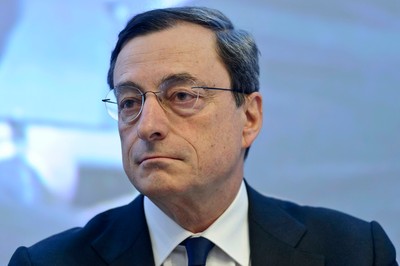 Draghi przekonuje Niemców, że skup obligacji nie łamie mandatu EBC