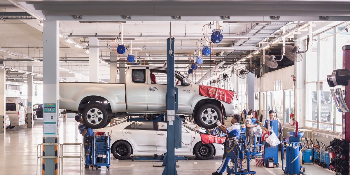 W związku z koronawirusem sprzedaż Toyoty w Chinach spadła o 70,2 proc. Koncerny motoryzacyjne wstrzymują produkcję w części swych fabryk w Chinach, Korei Południowej i Japonii.