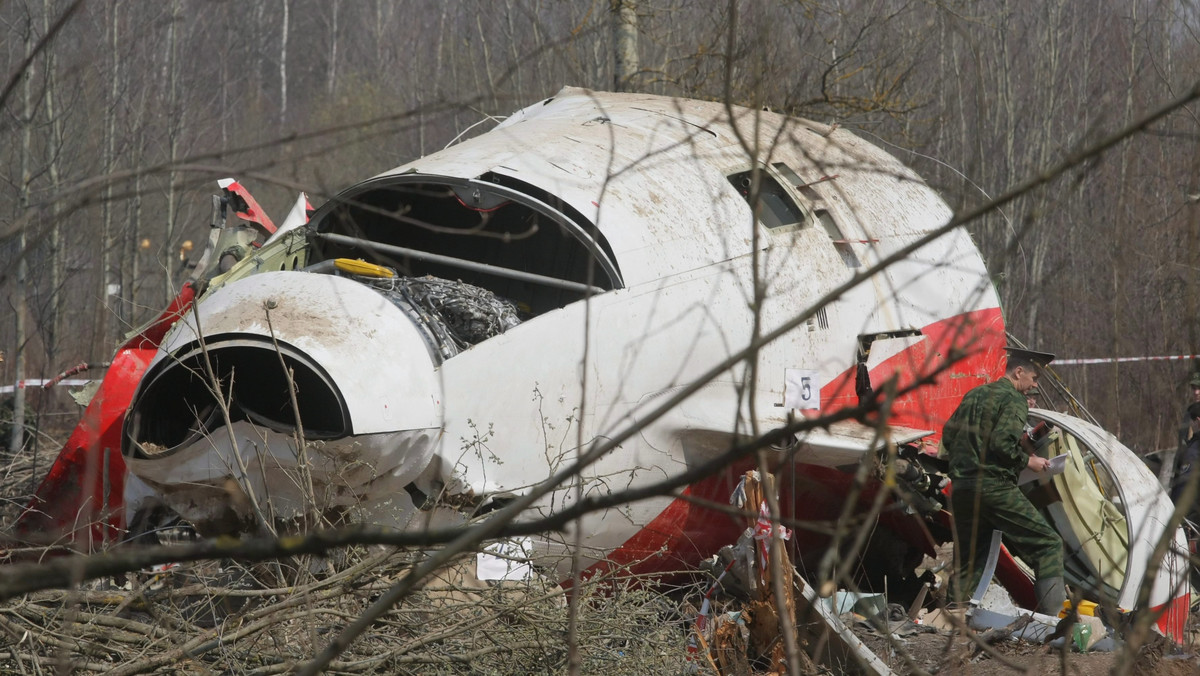 Wrak Tu-154 pięć lat po katastrofie nadal znajduje się w Smoleńsku, jest w gestii rosyjskiej prokuratury. Polskie władze zabiegają nieprzerwanie o jego zwrot. Zwrotu szczątków maszyny chce też polska prokuratura, ale zastrzega, że nie jest to konieczne do zakończenia śledztwa.