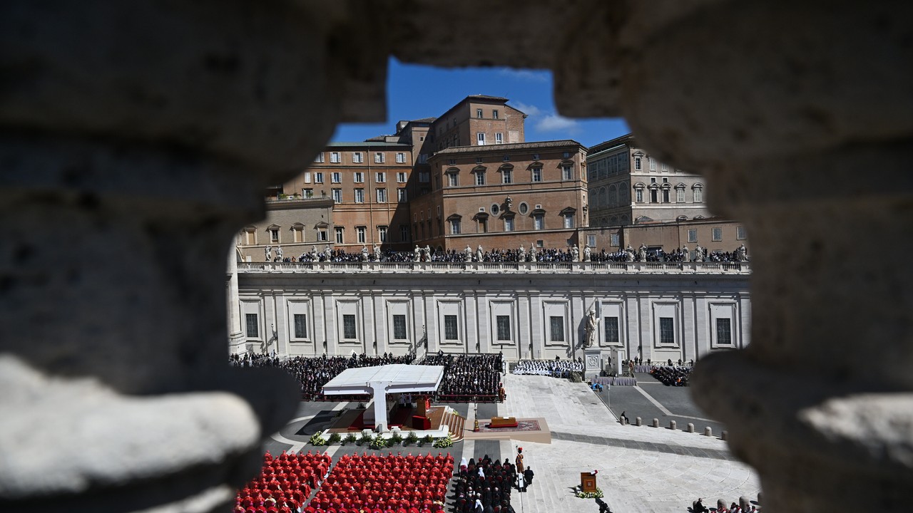 Pogrzeb papieża Franciszka. Kilka słów modlitwy po polsku [RELACJA NA ŻYWO]