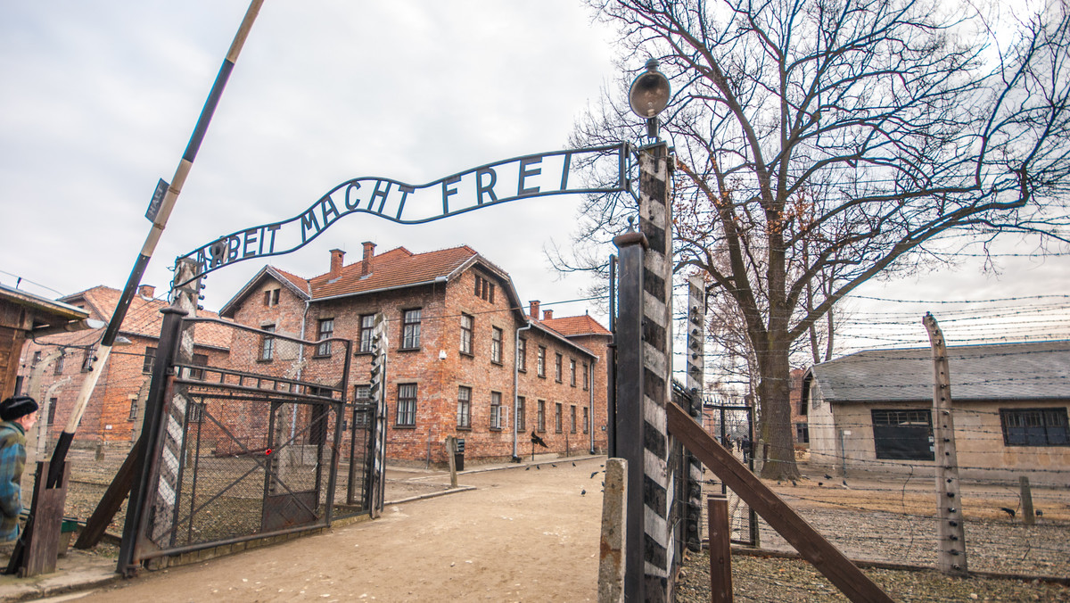 Ok. 8 tys. młodych Żydów i Polaków upamiętni w czwartek ofiary Holokaustu. Przejdą wspólnie "drogą śmierci" z byłego niemieckiego obozu Auschwitz do byłego Auschwitz II-Birkenau w Marszu Żywych. Uroczystość odbędzie się po raz 25.