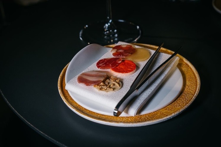 Jedlo v reštaurácii Potong.