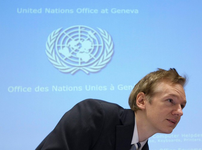 Współzałożyciel demaskatorskiego portalu WikiLeaks Julian Assange przed konferencją organizacji pozarządowych w siedzibie ONZ w Genewie 5 listopada 2010
