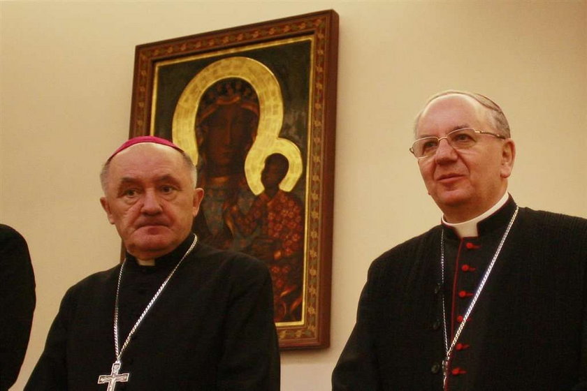Biskupi apelują: Pozwólcie przenieść krzyż